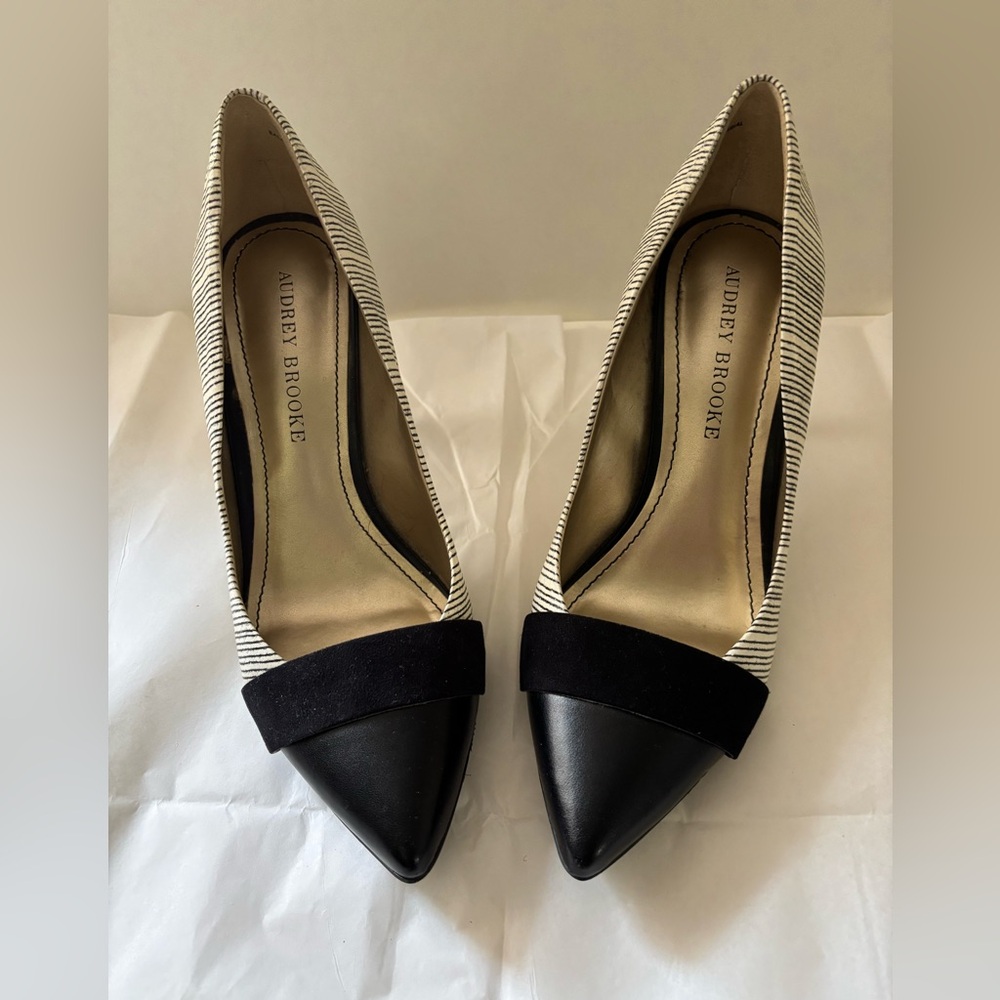 AUDREY BROOKE black and white striped Abbie leather heel.  Size is 8.5 M